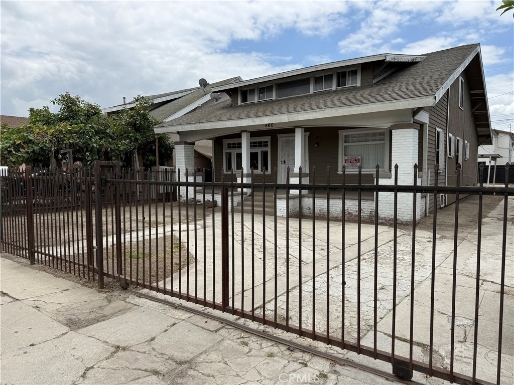 860 W 56th - Photo 1