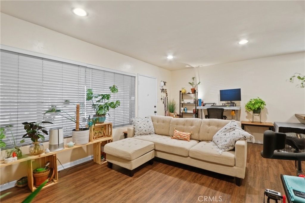939 E Appleton Street - Photo 4