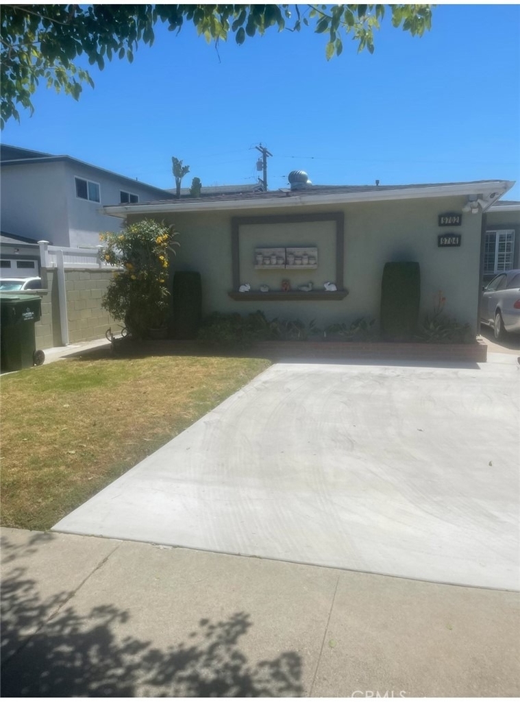 9702 Redfern - Photo 8