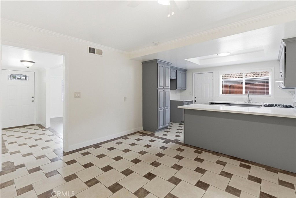 7082 Heil Ave - Photo 4