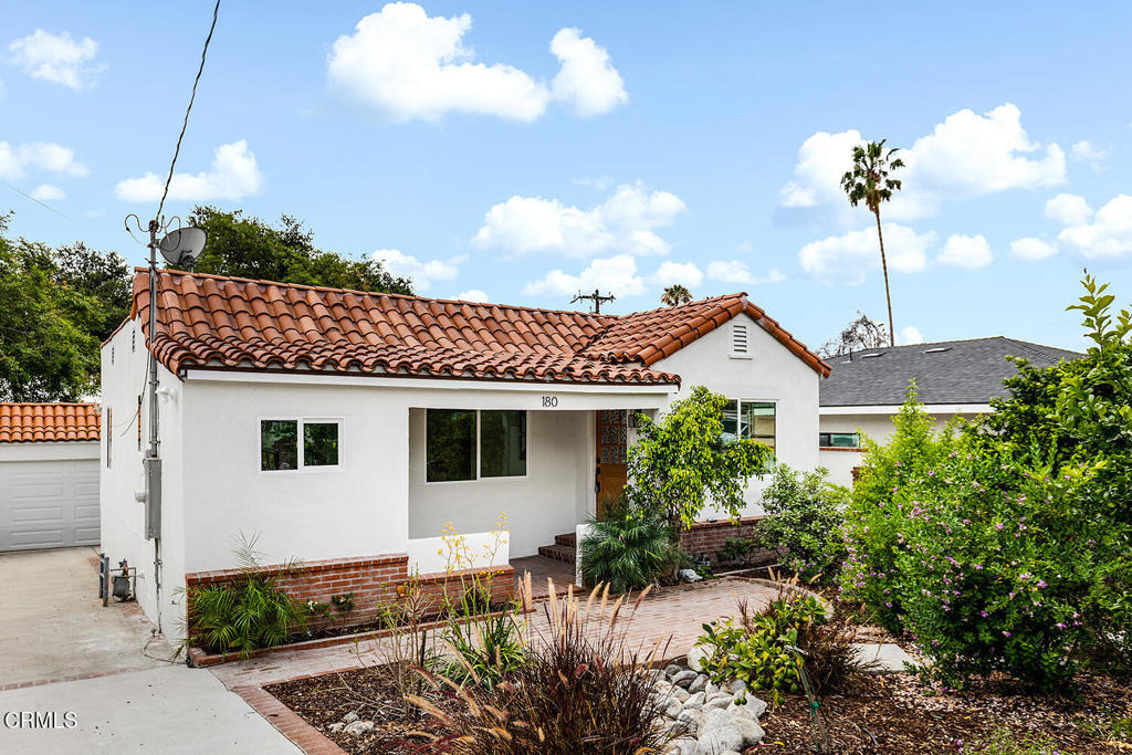 180 W Harriet Street - Photo 2