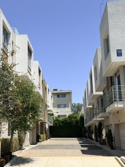 1400 N Fuller - Photo 1