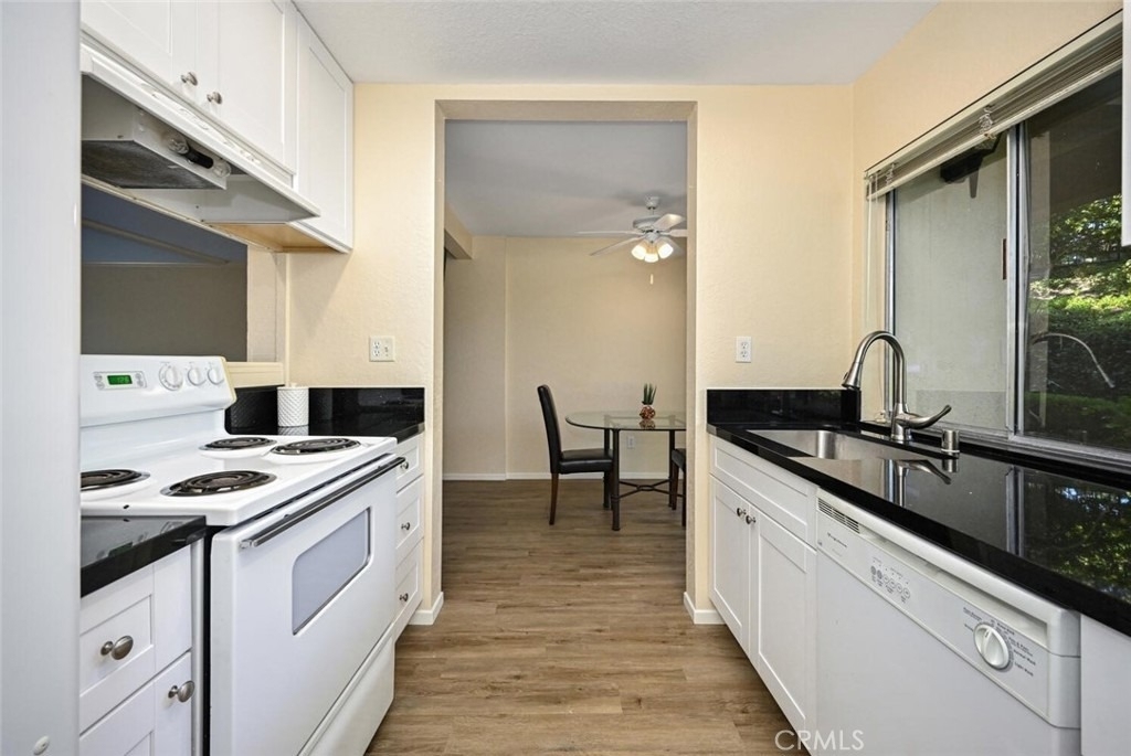 23732 Hillhurst - Photo 3
