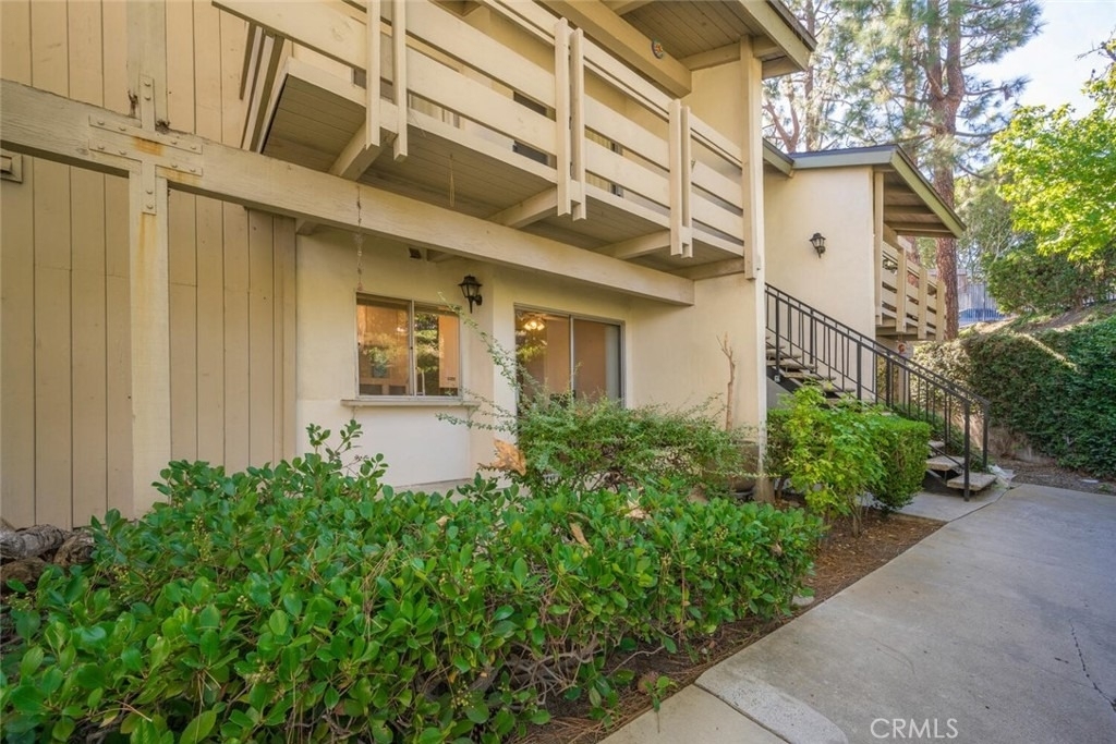 23732 Hillhurst - Photo 1