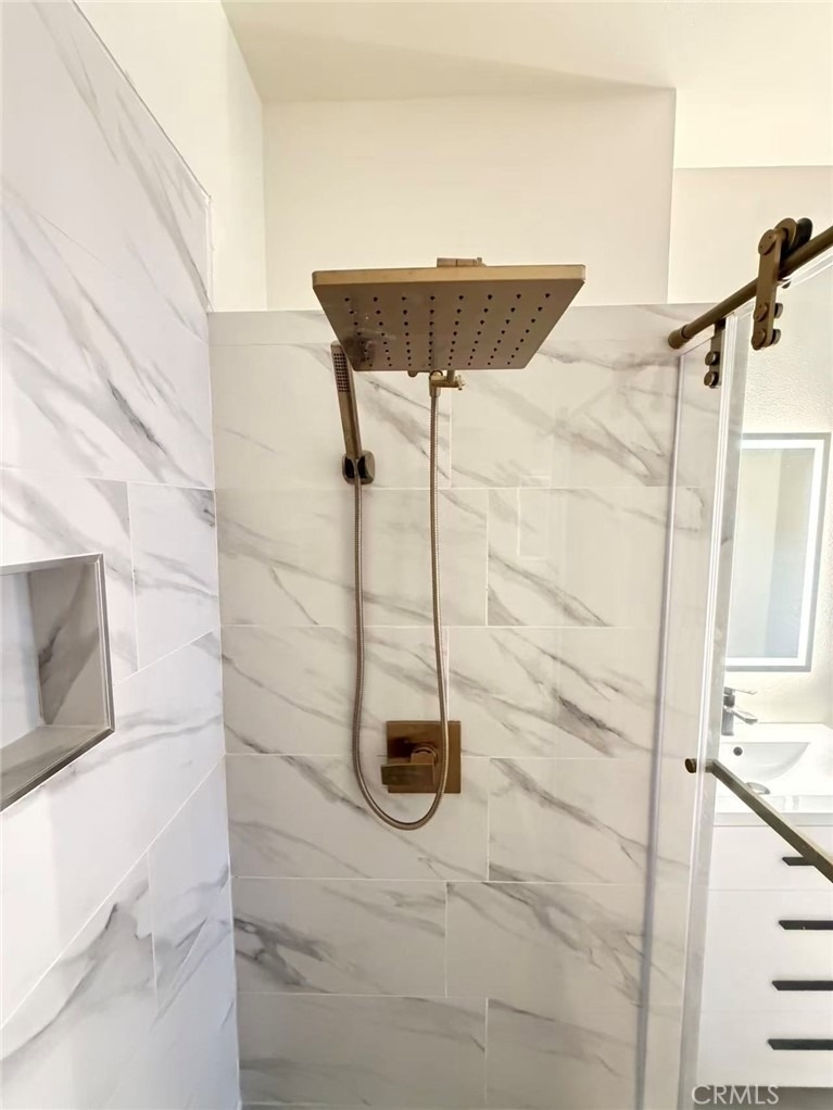 32 Carlsbad - Photo 2