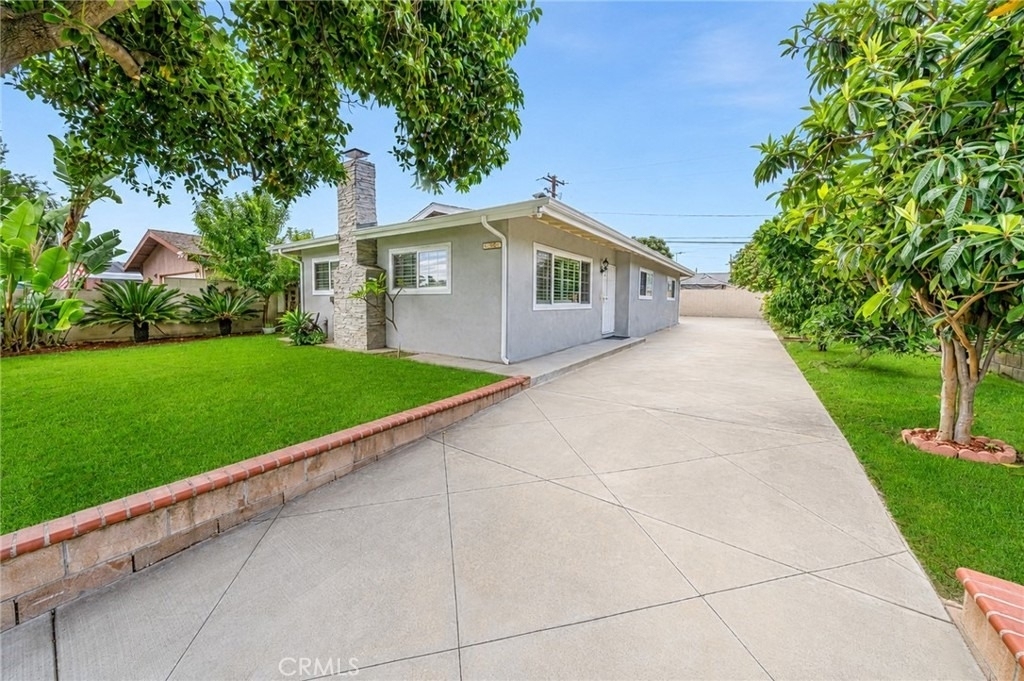 4361 Los Serranos - Photo 0