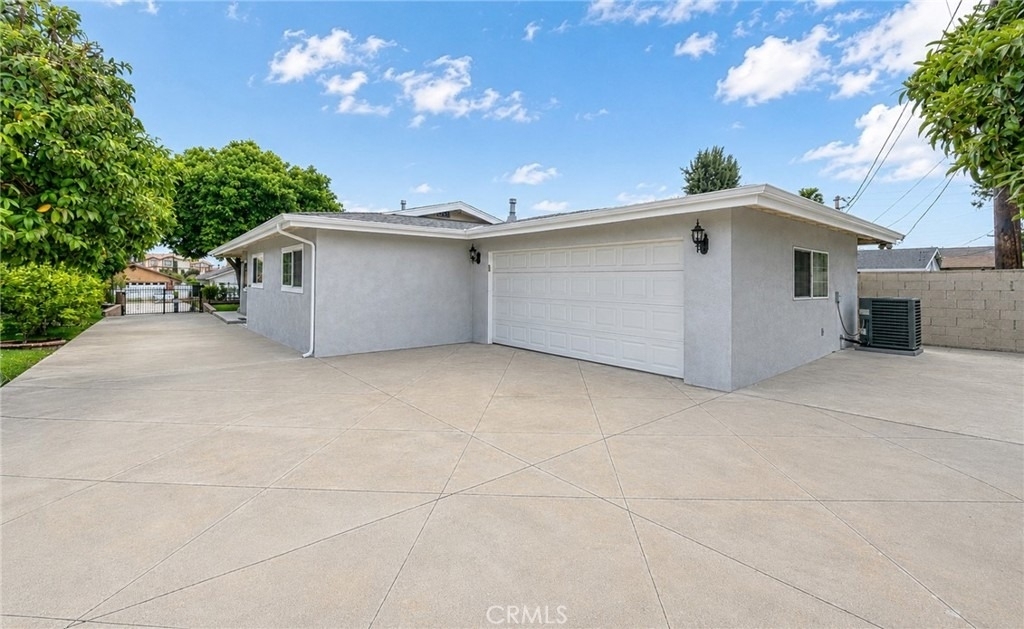 4361 Los Serranos - Photo 14