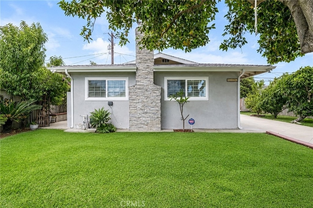 4361 Los Serranos - Photo 18