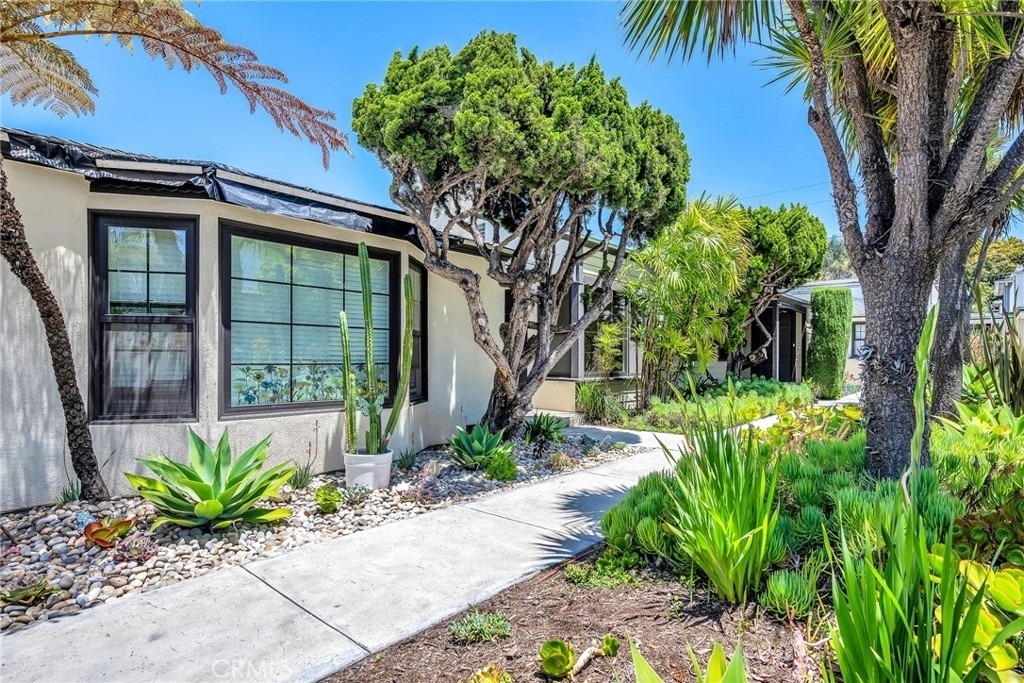 544 Glenneyre St. - Photo 4