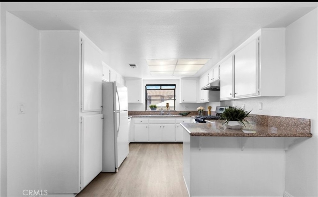 321 N Lincoln - Photo 4