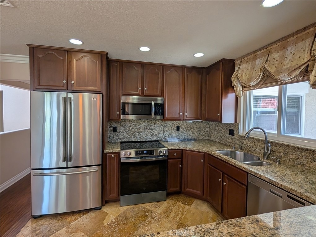 2165 Via Mariposa - Photo 11
