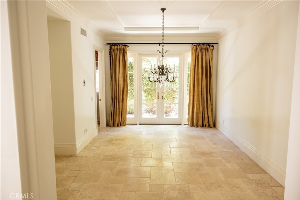 32 Gleneagles Drive - Photo 4