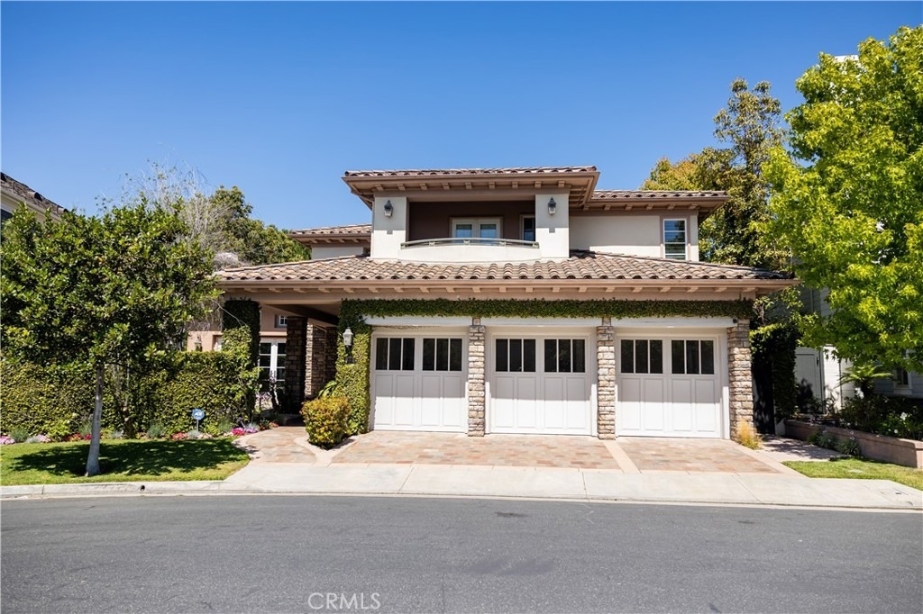 32 Gleneagles Drive - Photo 0