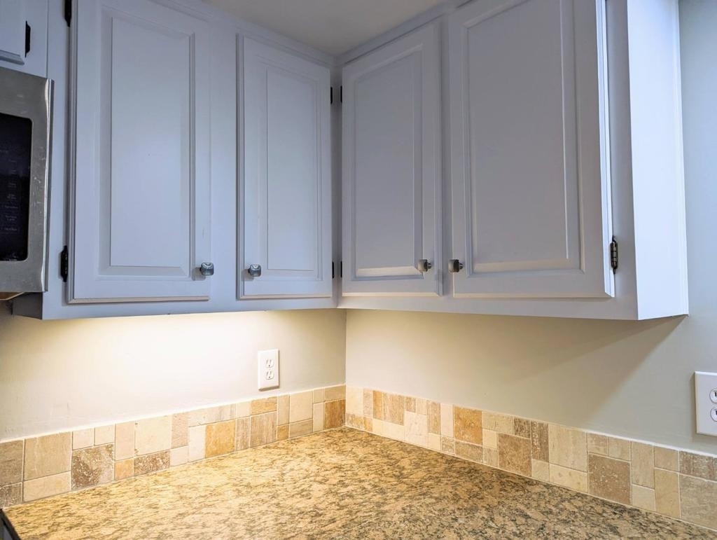 6525 Idlewild Court - Photo 7