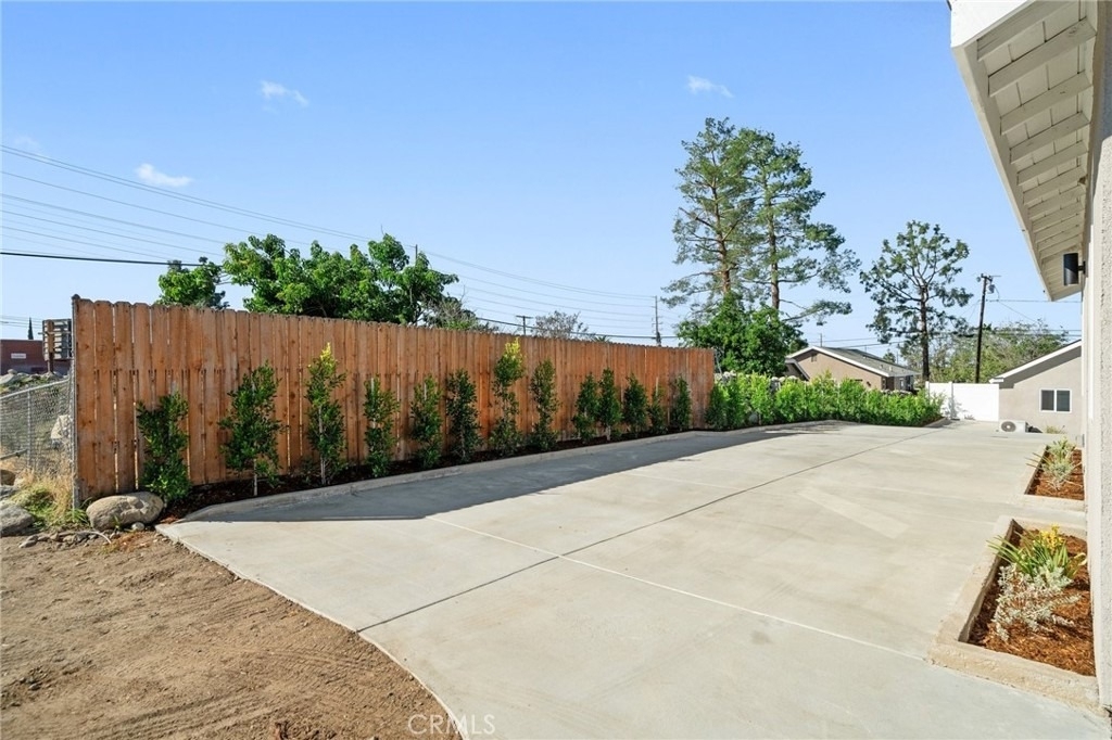 1318 Malachite Avenue - Photo 3