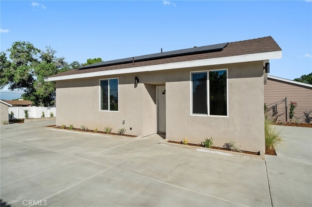 1318 Malachite Avenue - Photo 0