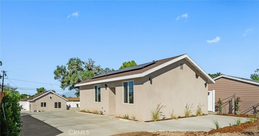 1318 Malachite Avenue - Photo 1