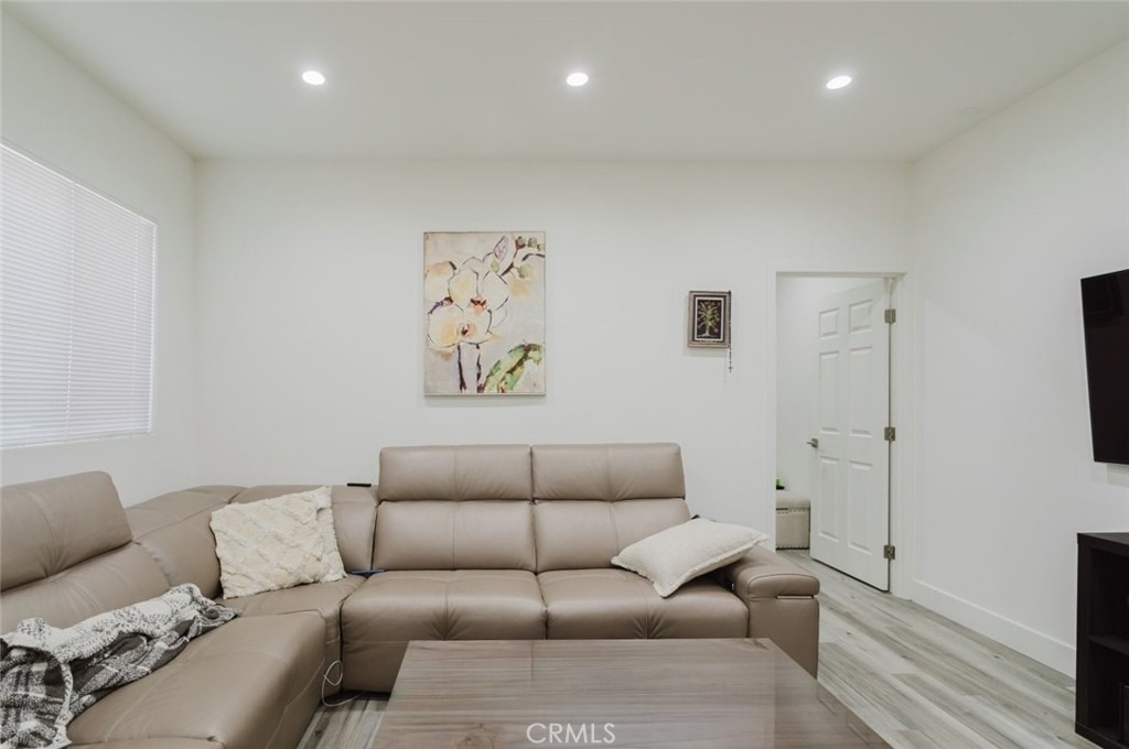 16713 Devonshire Street - Photo 9