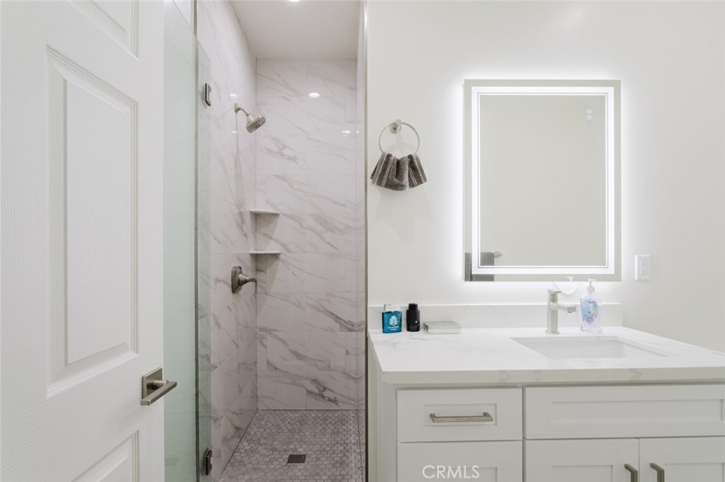16713 Devonshire Street - Photo 18