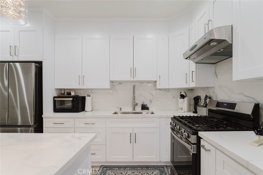 16713 Devonshire Street - Photo 5