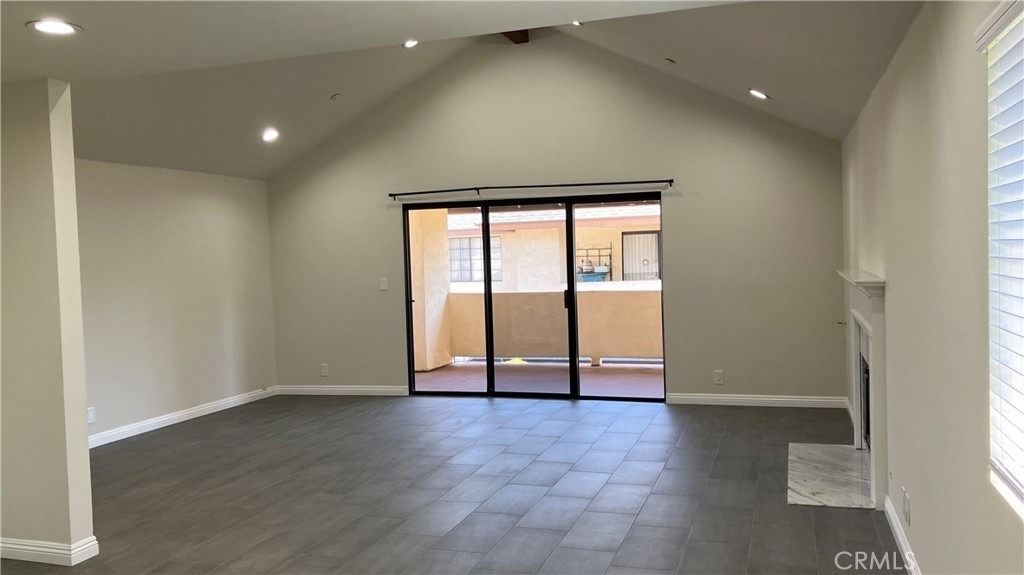 838 Fairview Avenue - Photo 3