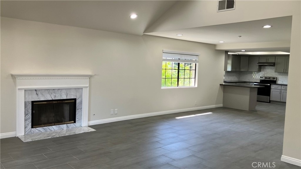 838 Fairview Avenue - Photo 4