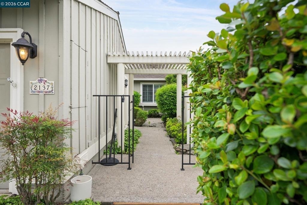 2137 Presidio Ct - Photo 2