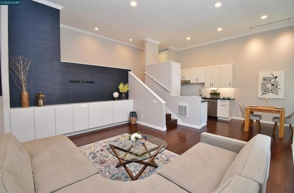 2067 Ascot Dr. - Photo 1