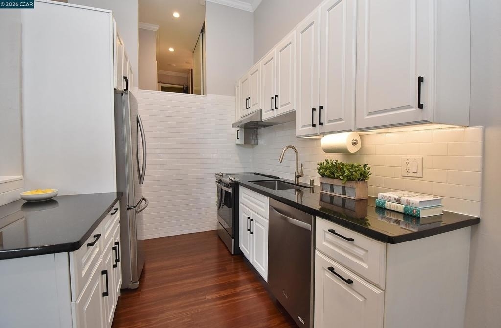 2067 Ascot Dr. - Photo 4