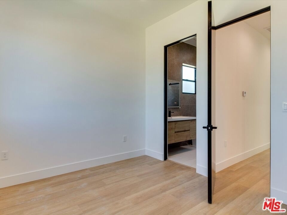 2817 S Redondo Boulevard - Photo 15