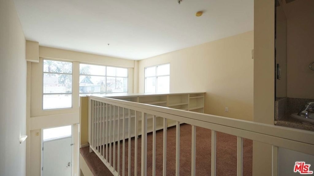 922 W 23rd Street - Photo 7