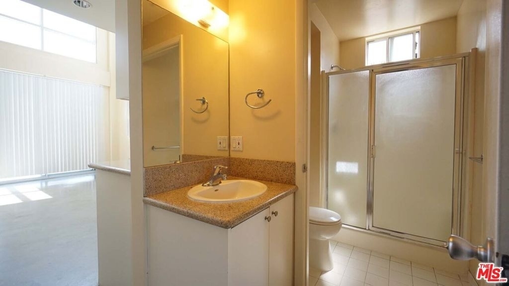 922 W 23rd Street - Photo 4