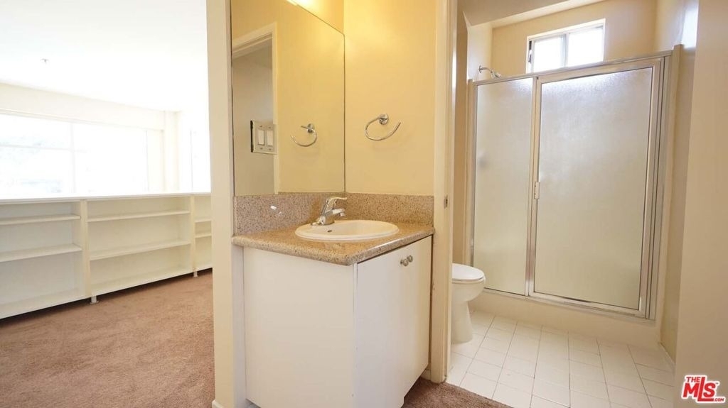922 W 23rd Street - Photo 9