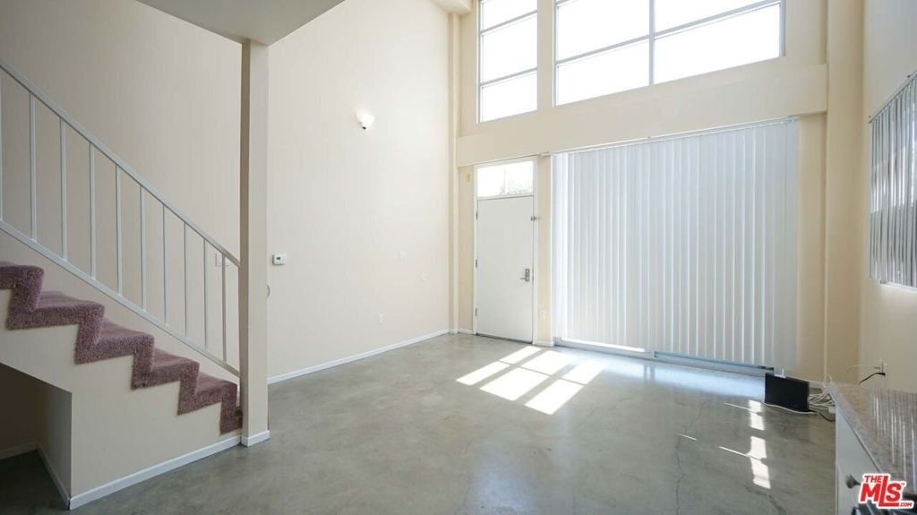 922 W 23rd Street - Photo 0
