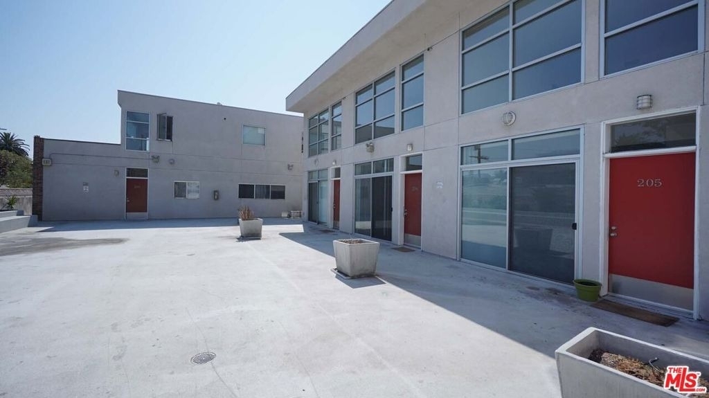 922 W 23rd Street - Photo 13