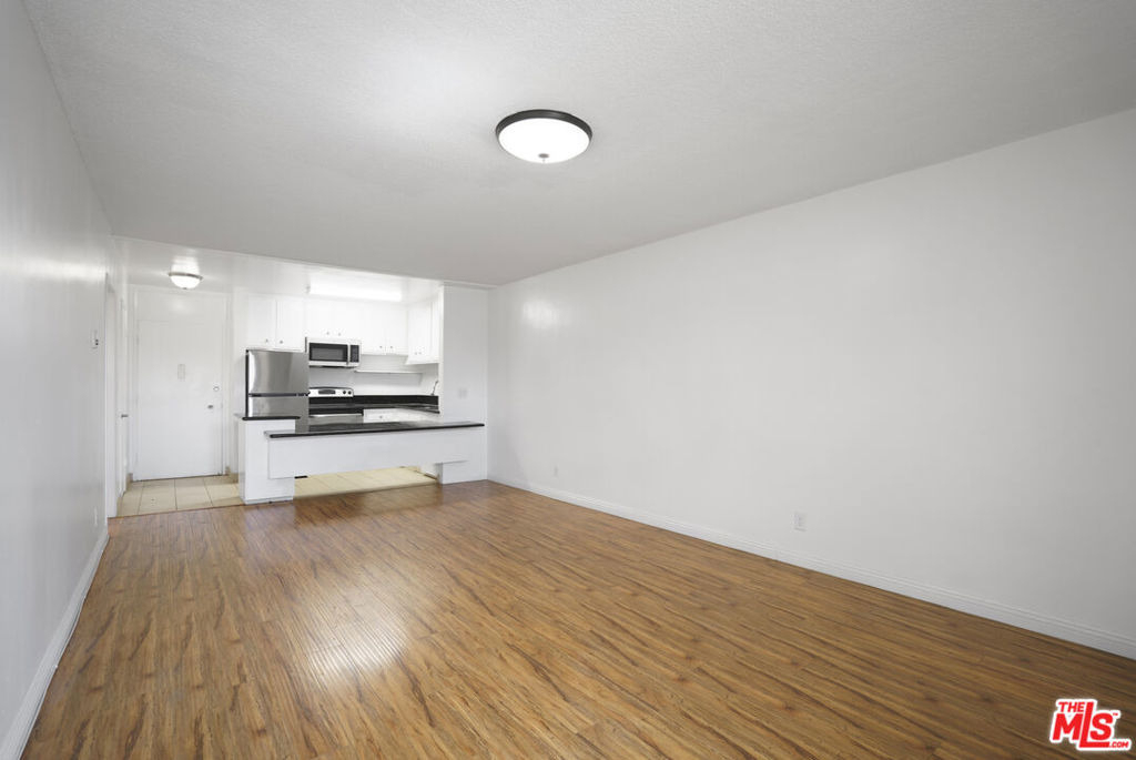 425 S Kenmore Avenue - Photo 7