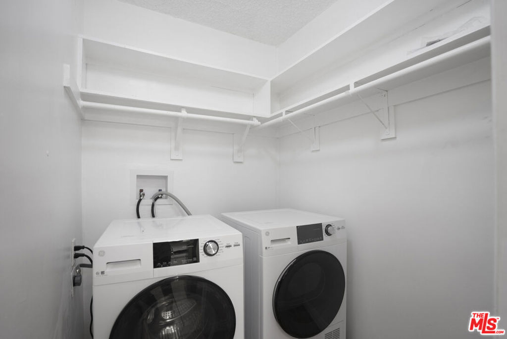 425 S Kenmore Avenue - Photo 12