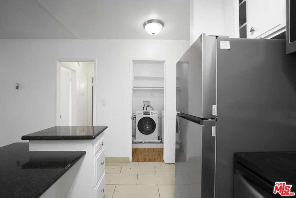 425 S Kenmore Avenue - Photo 11