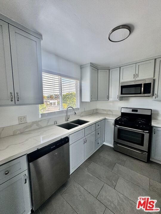 613 S Prairie Avenue - Photo 5