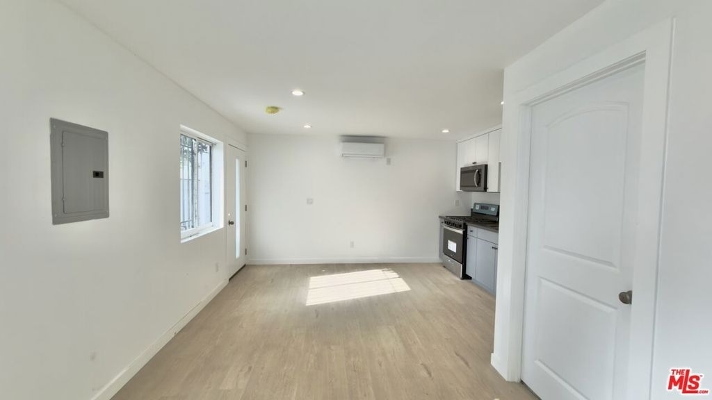1732 Crenshaw Boulevard - Photo 0