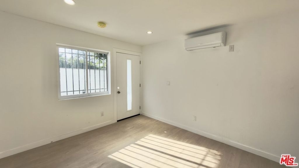 1732 Crenshaw Boulevard - Photo 2