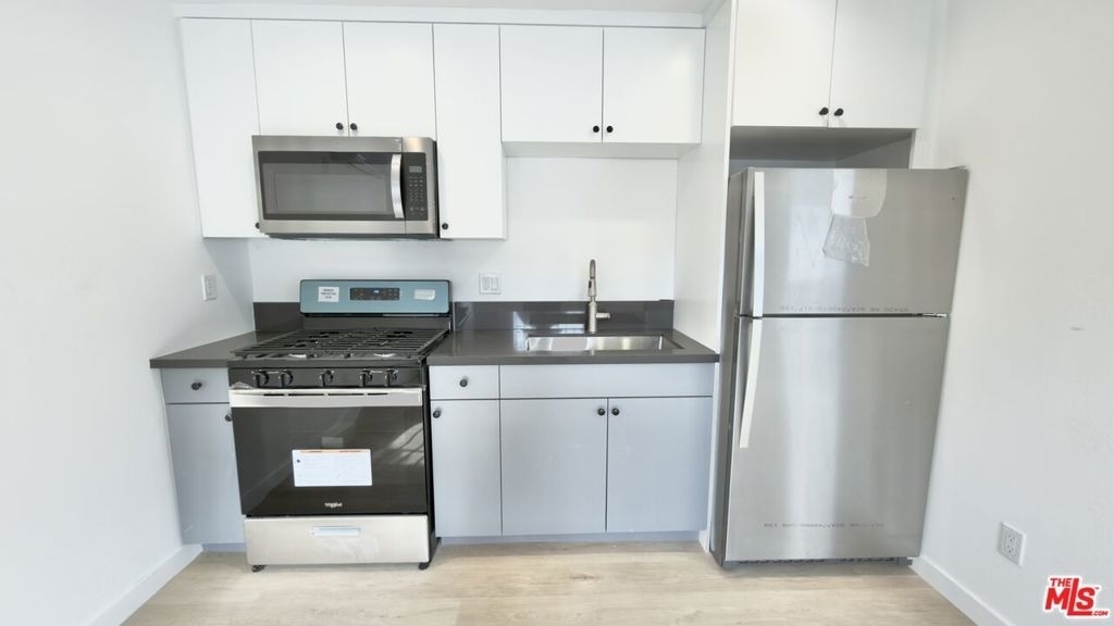 1732 Crenshaw Boulevard - Photo 1