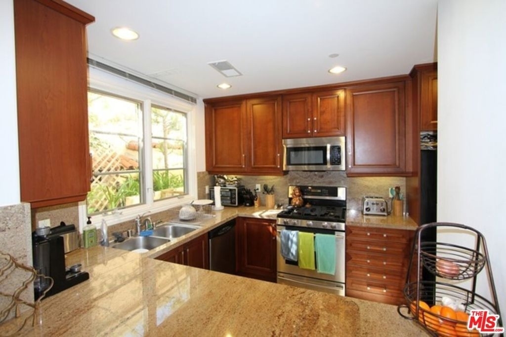 1120 21st Street - Photo 3