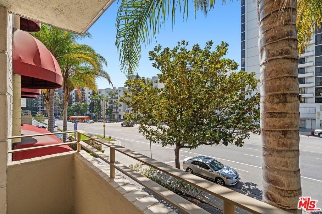10645 Wilshire Boulevard - Photo 5