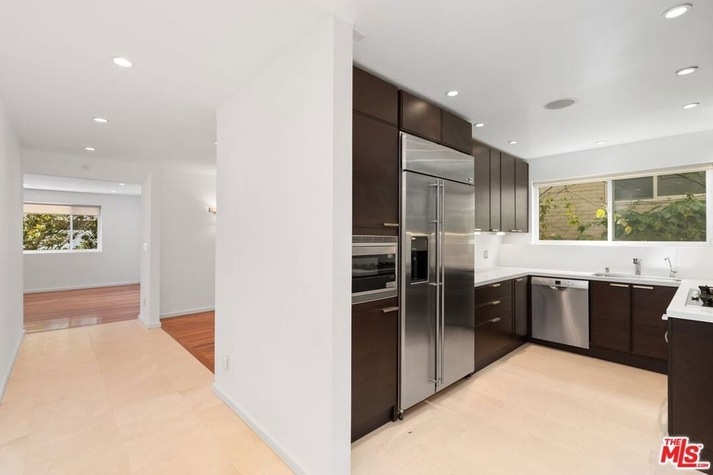 10645 Wilshire Boulevard - Photo 12