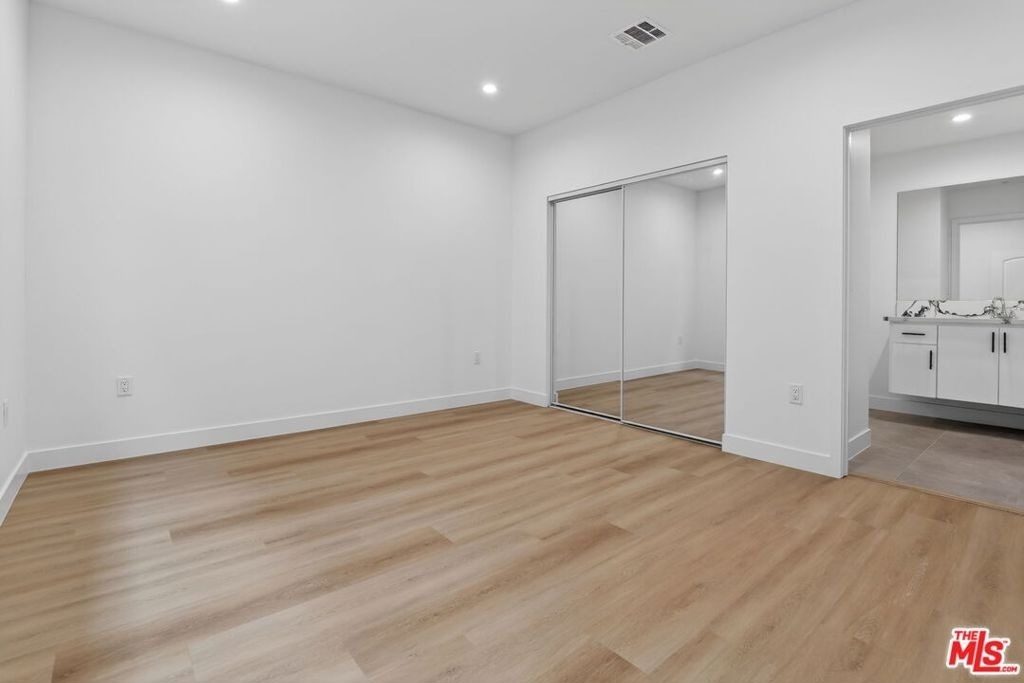 11444 Oxnard Street - Photo 43