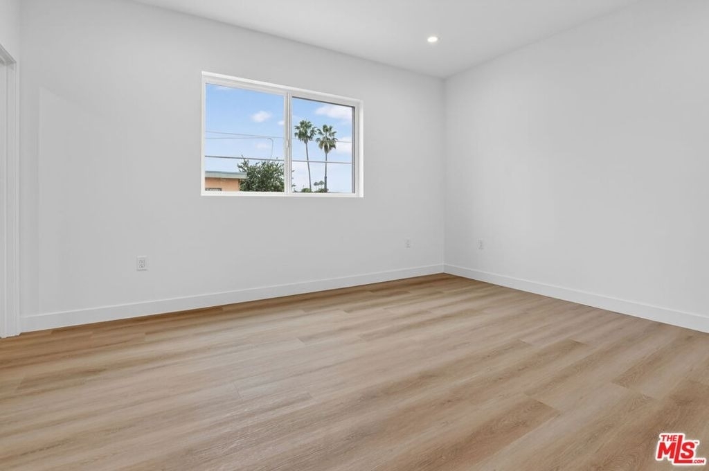 11444 Oxnard Street - Photo 38
