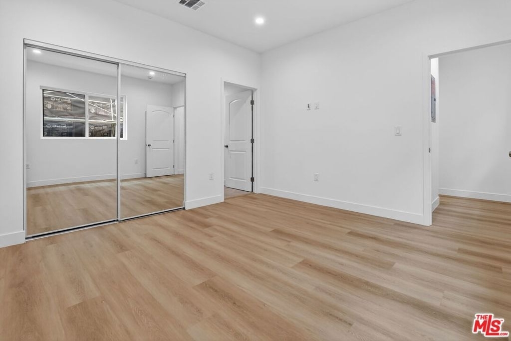 11444 Oxnard Street - Photo 44