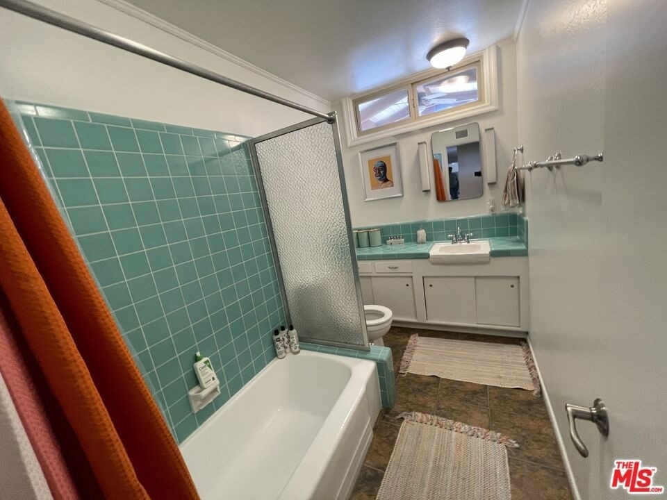 448 W 10th Street - Photo 11