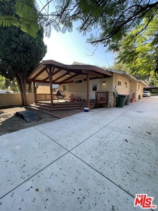 448 W 10th Street - Photo 14